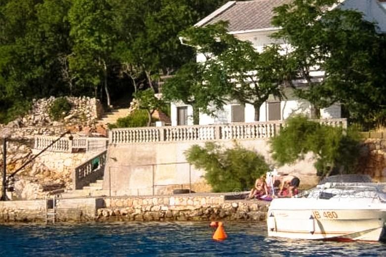 Hus / Villa i første rad til sjø, til salgs