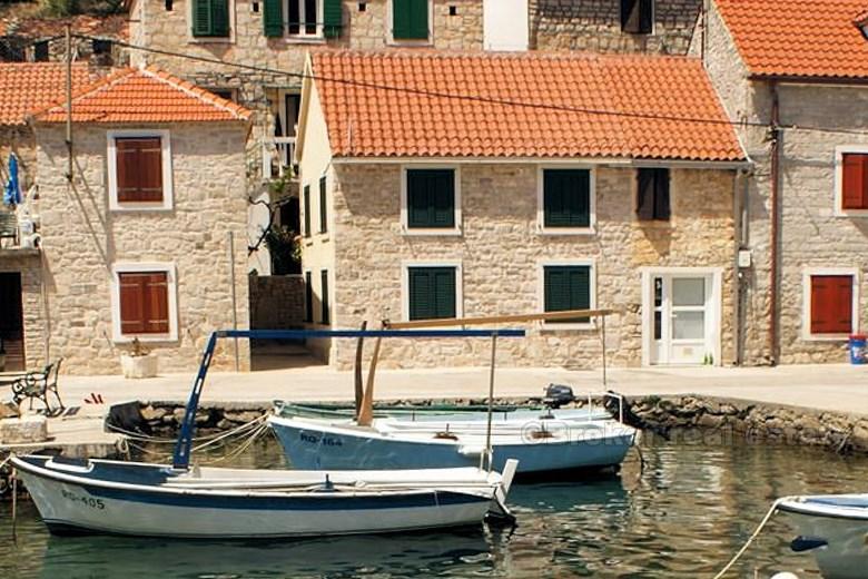 Maison / villa, jumelée, reconstruite, première rangée de la mer