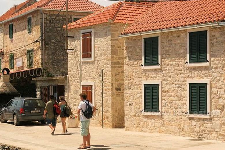 Maison / villa, jumelée, reconstruite, première rangée de la mer