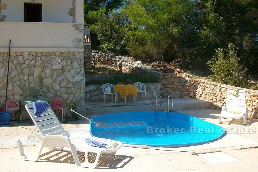 Detached house with sea view