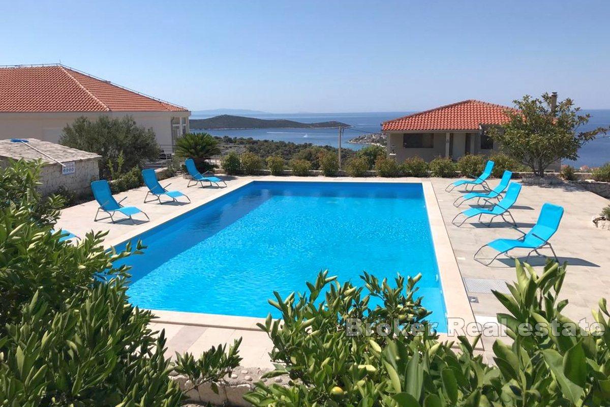 Haus mit Pool und Meerblick