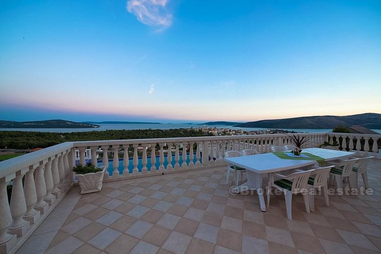 Maison / Villa, Villa de luxe avec deux piscines, à louer