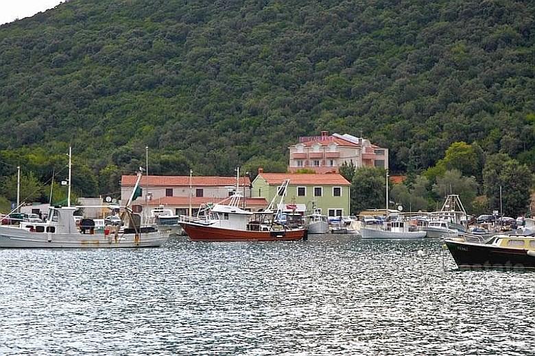 Luksushotell nær sjøen, til salgs