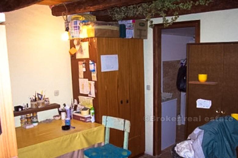 Maison / Villa sur trois étages, à vendre