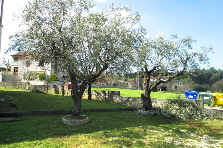 Maison mitoyenne, située dans un quartier calme, à vendre