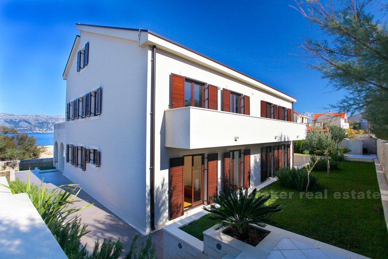 Maison / villa, première rangée de la mer dans un petit village