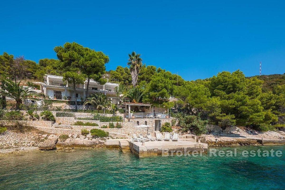 Hus / Villa i en vik med privat strand, uthyres