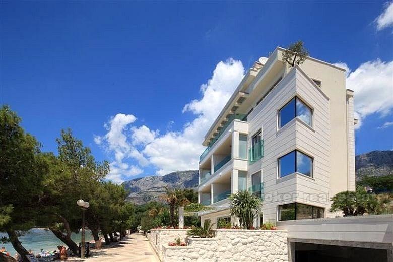 Belle penthouse, première rangée à la mer