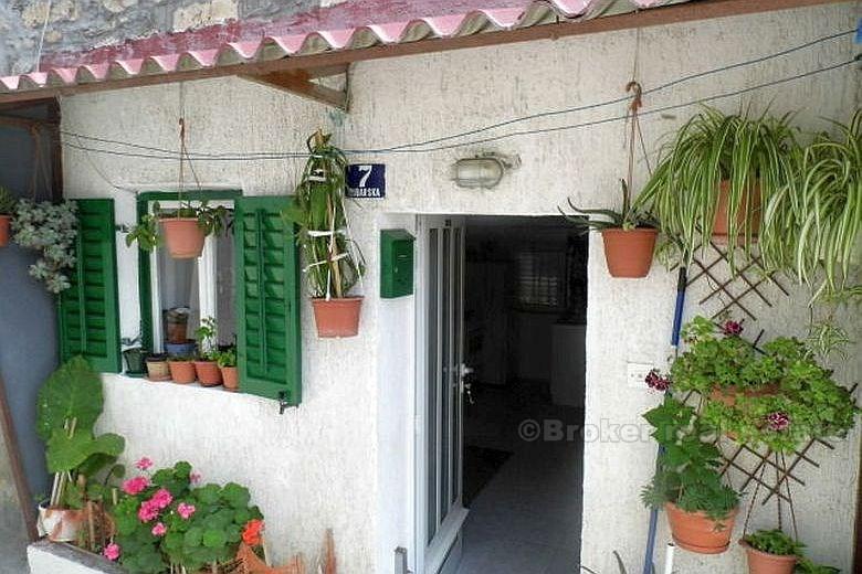 Casa di pietra, lungomare