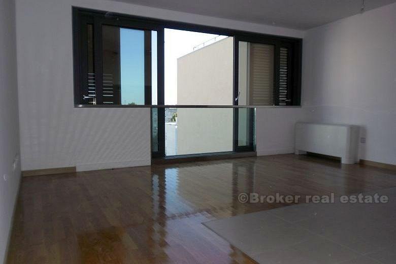 Duplex-Penthouse mit hochwertigen Materialien