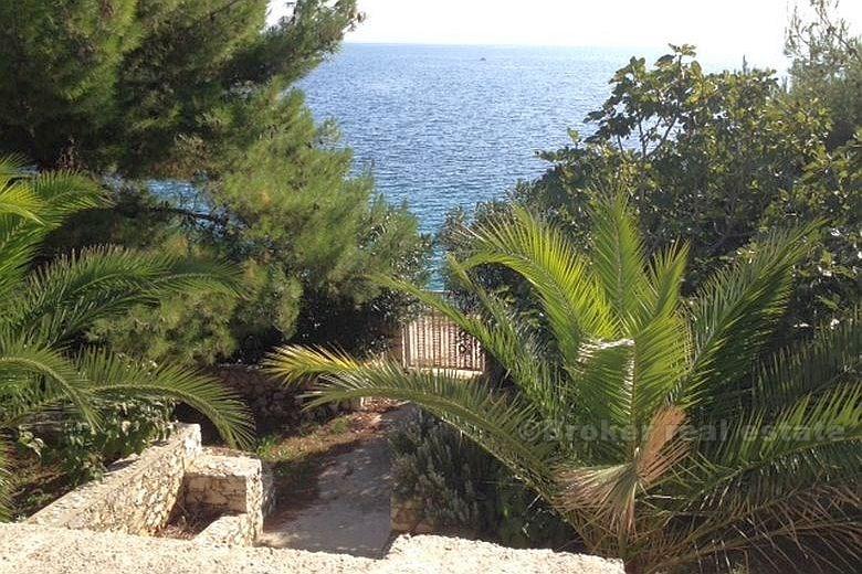 Maison / Villa première rangée à la mer avec accès direct à la plage, à vendre