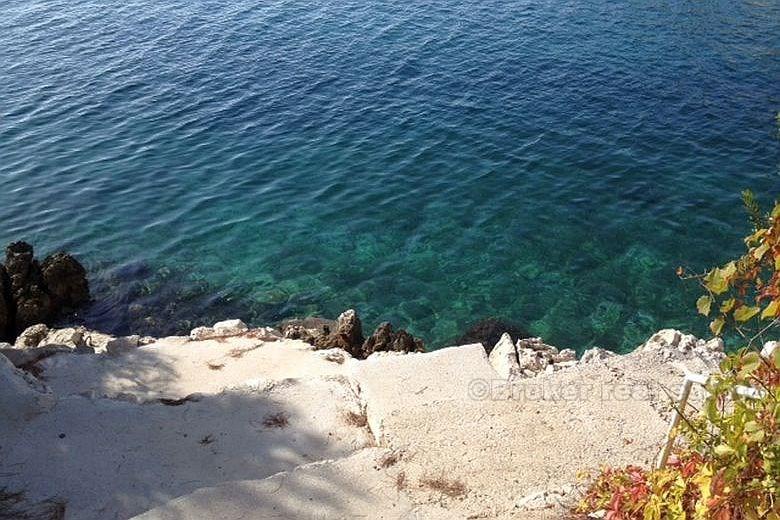 Maison / Villa première rangée à la mer avec accès direct à la plage, à vendre