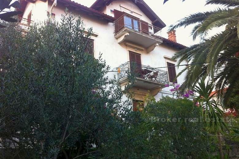 Tre roms leilighet i secession villa, til salgs