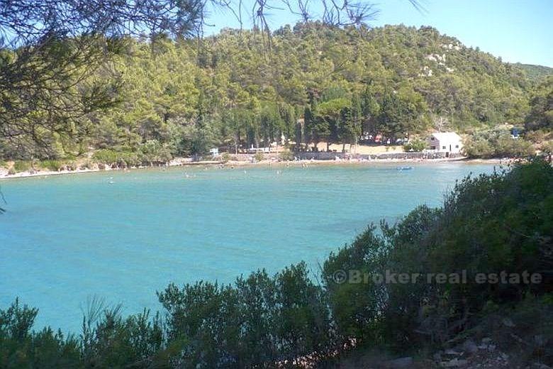 Maison sur terrain agricole dans la baie attractive, à vendre