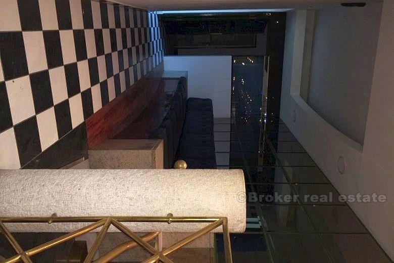 Byt 4 + kk, kancelář / hostel / kancelář, k prodeji
