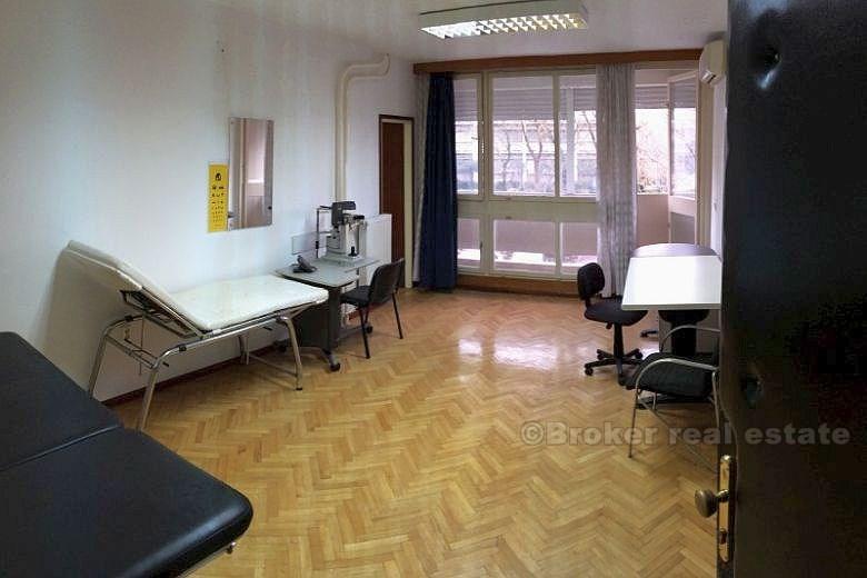 Byt 4 + kk, kancelář / hostel / kancelář, k prodeji
