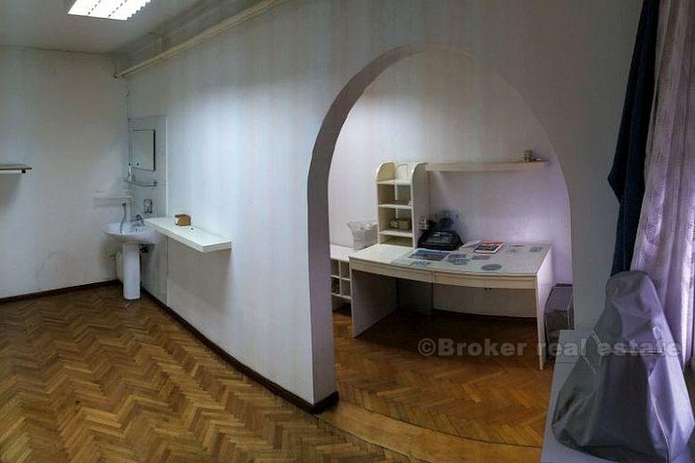 Byt 4 + kk, kancelář / hostel / kancelář, k prodeji