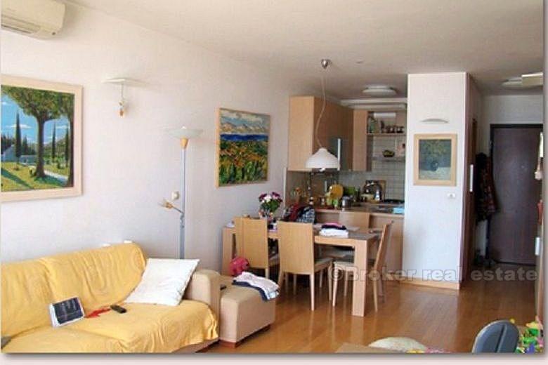 Dvosoban apartman / stan prvi red do mora