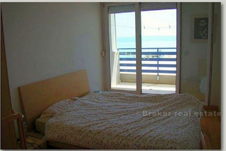 Dvosoban apartman / stan prvi red do mora