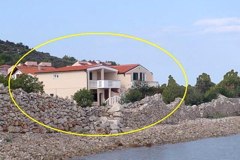 Maison / villa, première rangée de la mer