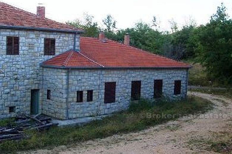Hus / Villa, Stenhus på landet 5603 kvm