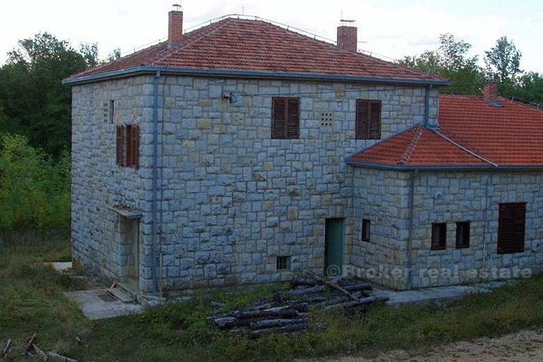 Hus / Villa, Stenhus på landet 5603 kvm
