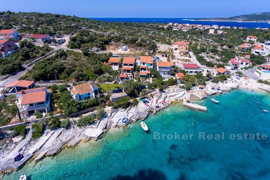 Kuća / vila, prvi red do mora