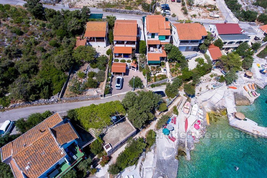 Kuća / vila, prvi red do mora
