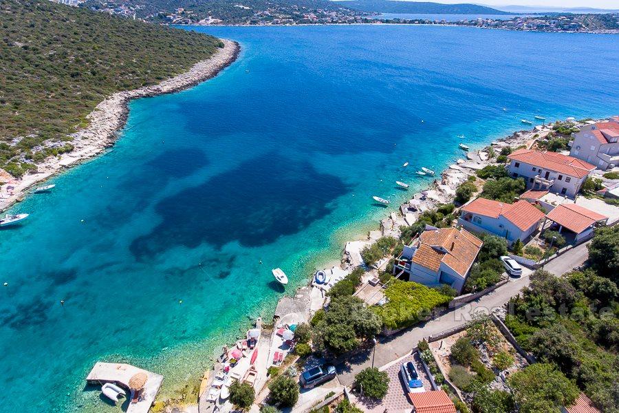 Kuća / vila, prvi red do mora