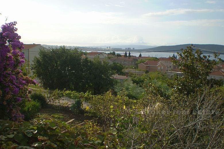 Hus / Villa, slott, med to terrasser og havutsikt, til salgs