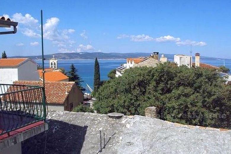 Hus av stein, i nærheten av Makarska med utsikt over havet, for salg