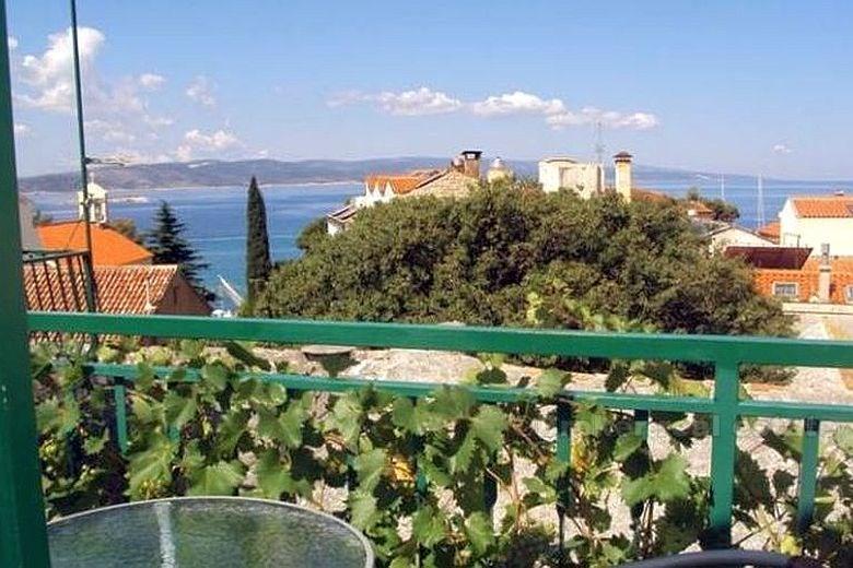 Hus av stein, i nærheten av Makarska med utsikt over havet, for salg