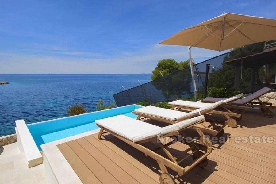 Hus / Villa, Vacker villa med pool och privat strand, uthyres