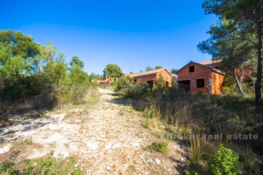 Hotel / Off plan, 17 bungalows on a plot of 15,000 m2