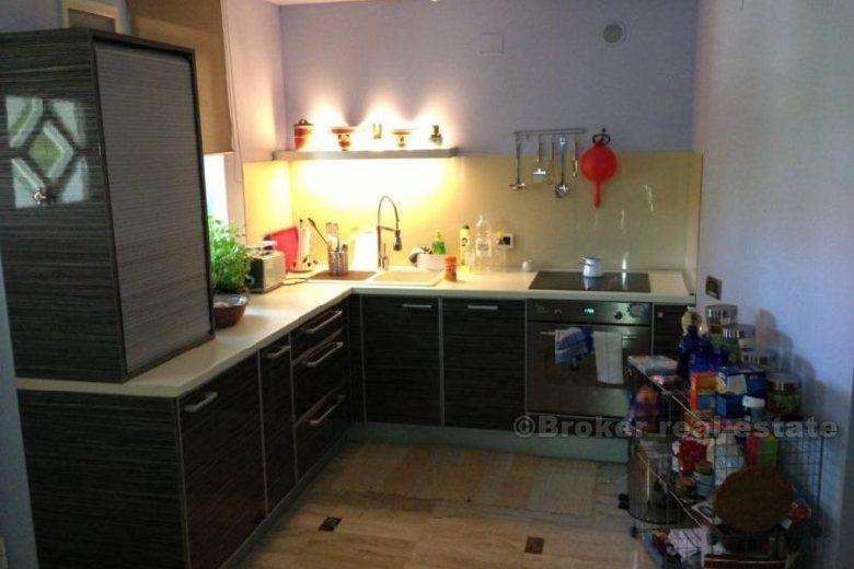 Dům / Vila ve starém městě, 20 metrů od moře, k prodeji