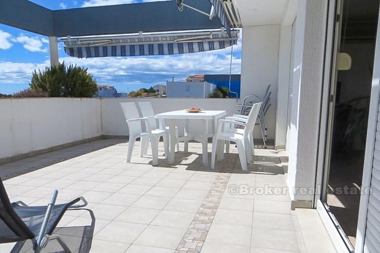 Comfortable apartment with open sea view, for rent