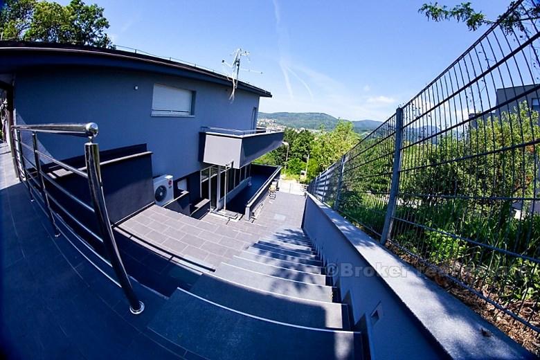 Maison / Villa, luxe dans un quartier calme de Zagreb, à vendre