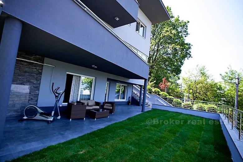 Maison / Villa, luxe dans un quartier calme de Zagreb, à vendre