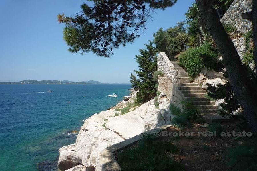 La casa / villa con spiaggia privata e molo