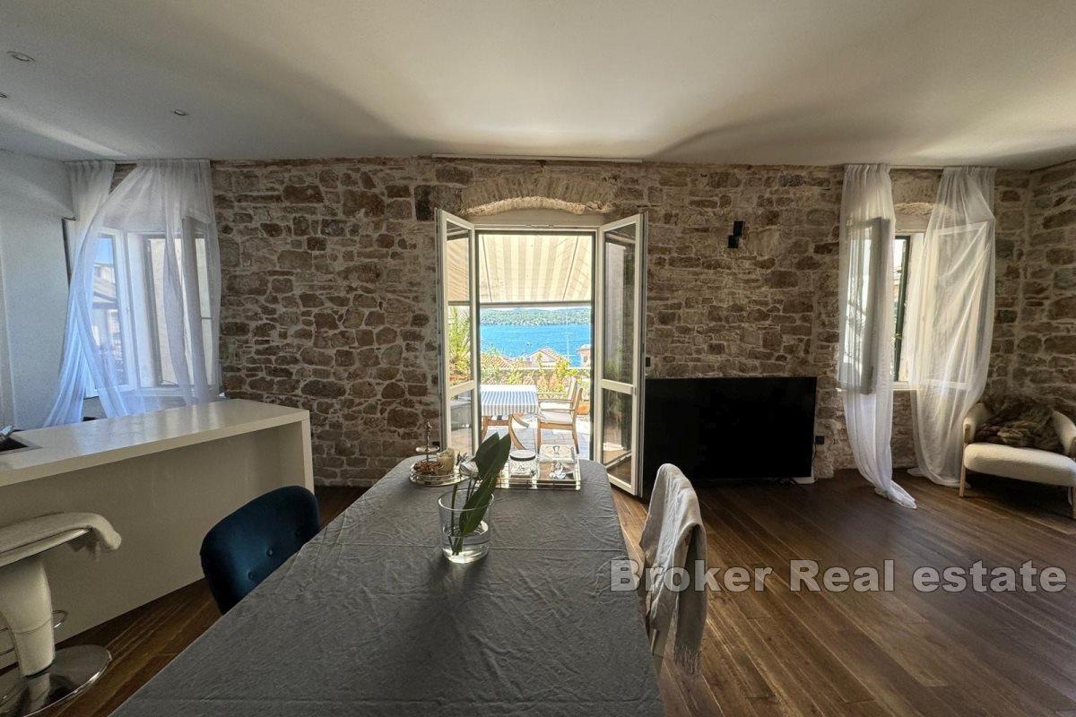 Apartman, sa pogledom na víc, na prodaju