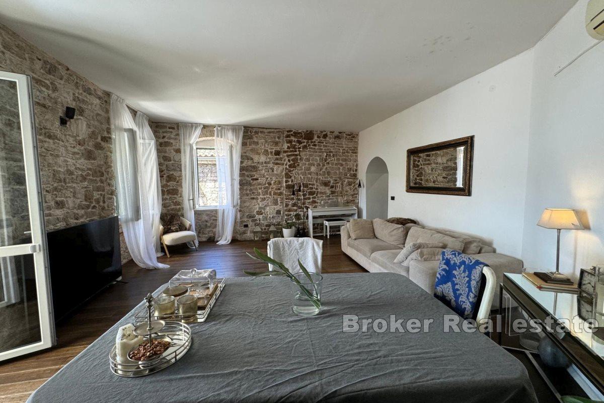 Apartman, sa pogledom na víc, na prodaju