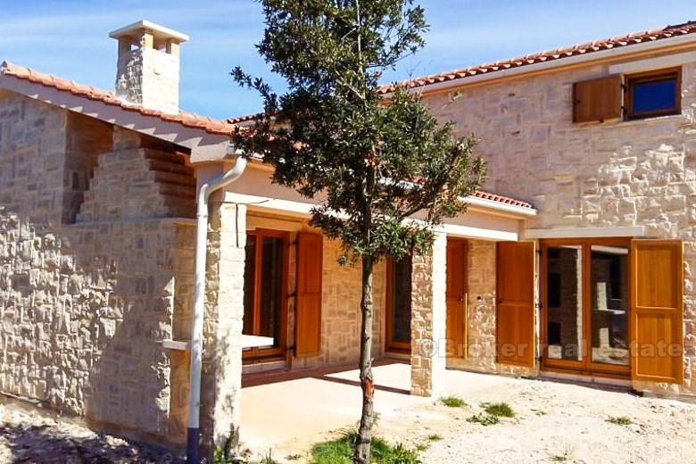 Haus / Villa mit Pool und Meerblick