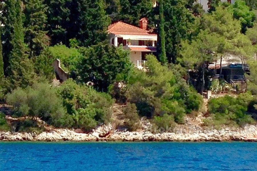 Maison / Villa première rangée de la mer, à vendre
