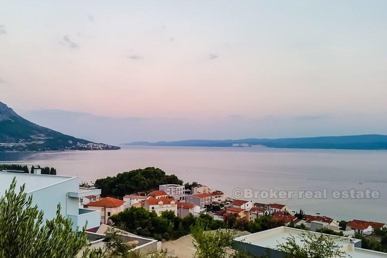 Terreno edificabile con vista mare, in vendita