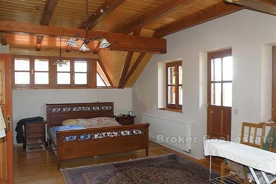 House / villa, on a large plot surrounded by forest, for sale