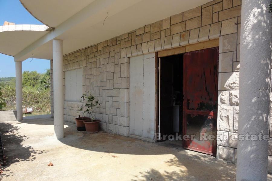 Kuća / vila, nedovršena u blizini mora