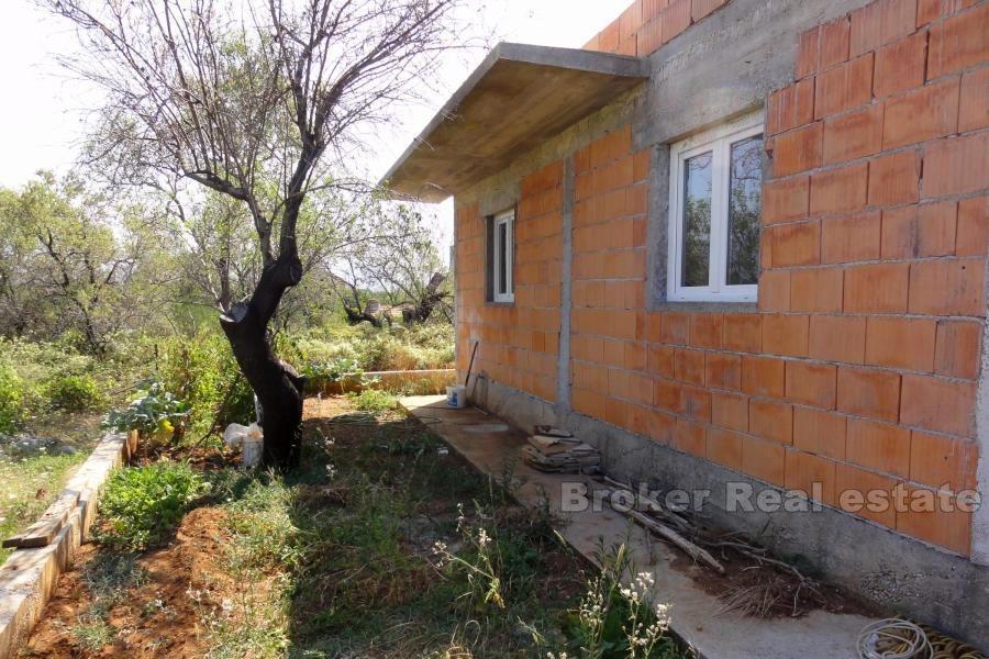 Kuća / vila, nedovršena u blizini mora