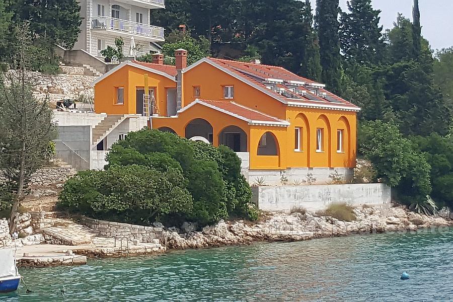 Maison / villa avec piscine, première rangée de la mer, à vendre