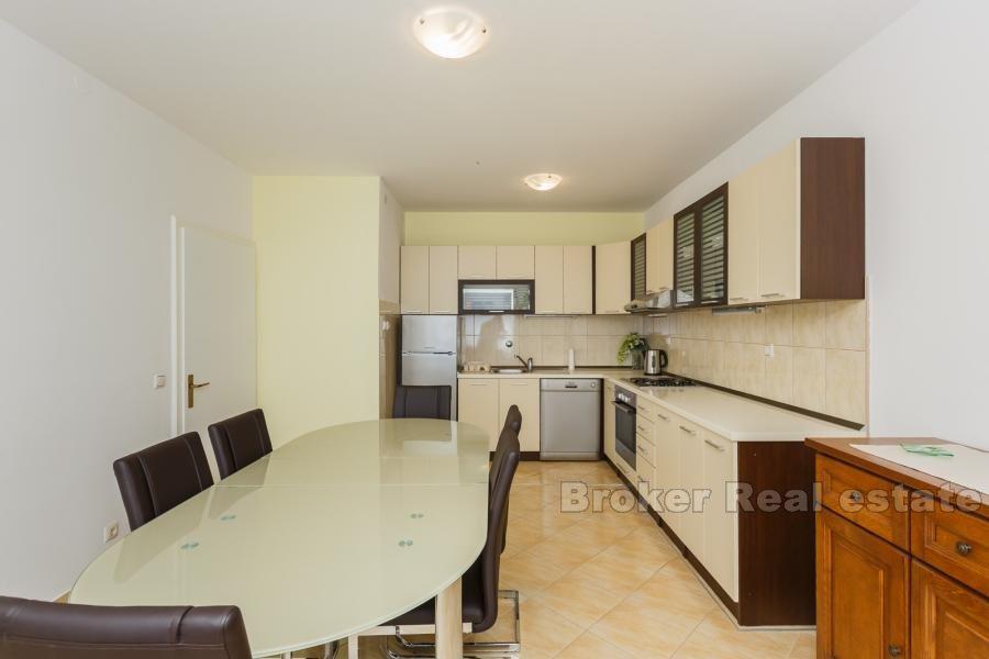 Apartment, Two bedroom apartment, southeast oriented, for rent