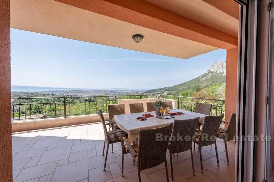 Haus / Villa, Luxus-Villa mit Pool und Blick auf das Meer und Split